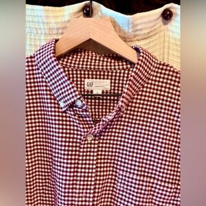 GAP Men's Burgundy Checkered Button Down Shirt